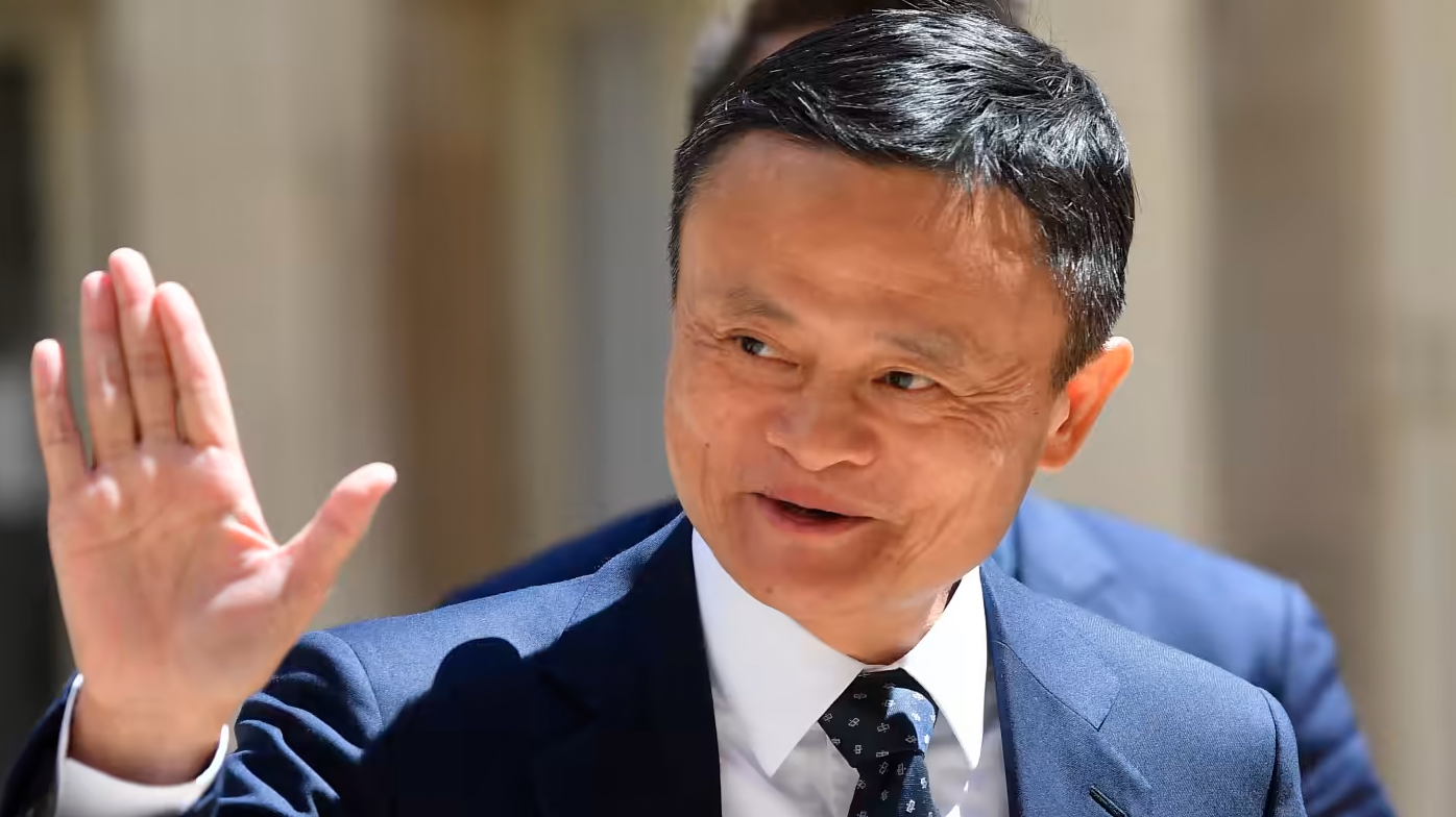 Jack Ma gặp người giàu nhất Thái Lan khiến một cổ phiếu tăng gần 800%