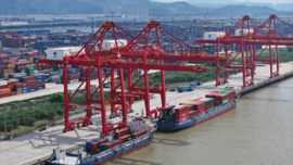 Kim ngạch xuất, nhập khẩu của Trung Quốc giảm chậm hơn trong tháng 8