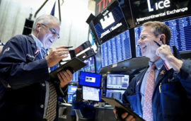 Dow Jones bật tăng hơn 300 điểm
