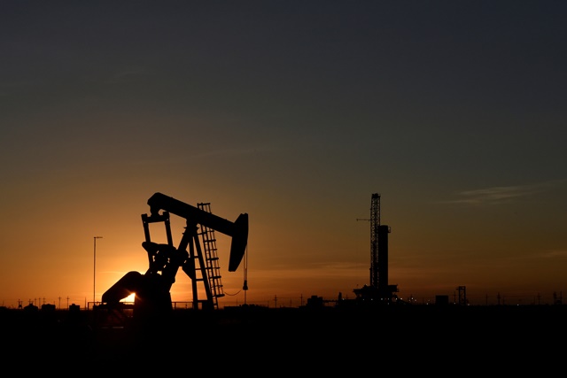 Chuỗi giảm của giá dầu kéo dài sang tuần thứ 4