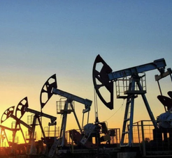 Giá dầu tăng nhanh do lo ngại nguồn cung