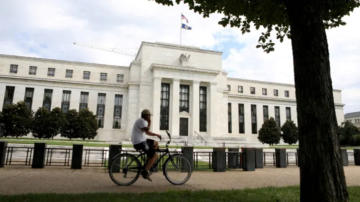 Chuyên gia: Fed sẽ phải giảm lãi suất 5 lần trong năm 2024