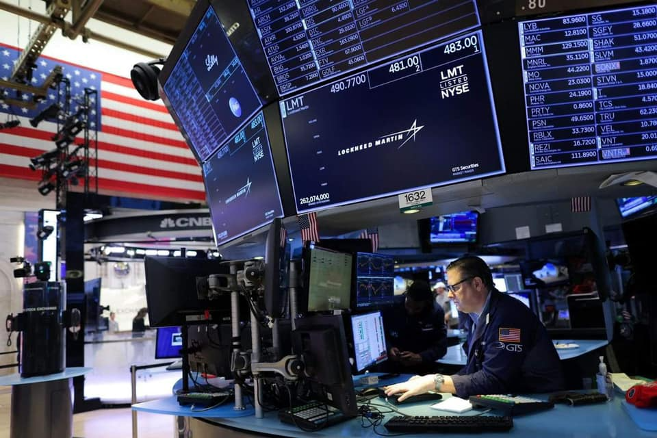 Dow Jones giảm ba phiên liên tiếp sau báo cáo doanh số bán lẻ