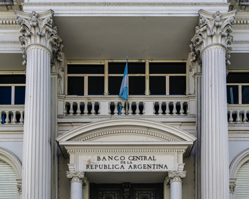 Argentina giảm lãi suất dù lạm phát vẫn trên 200%